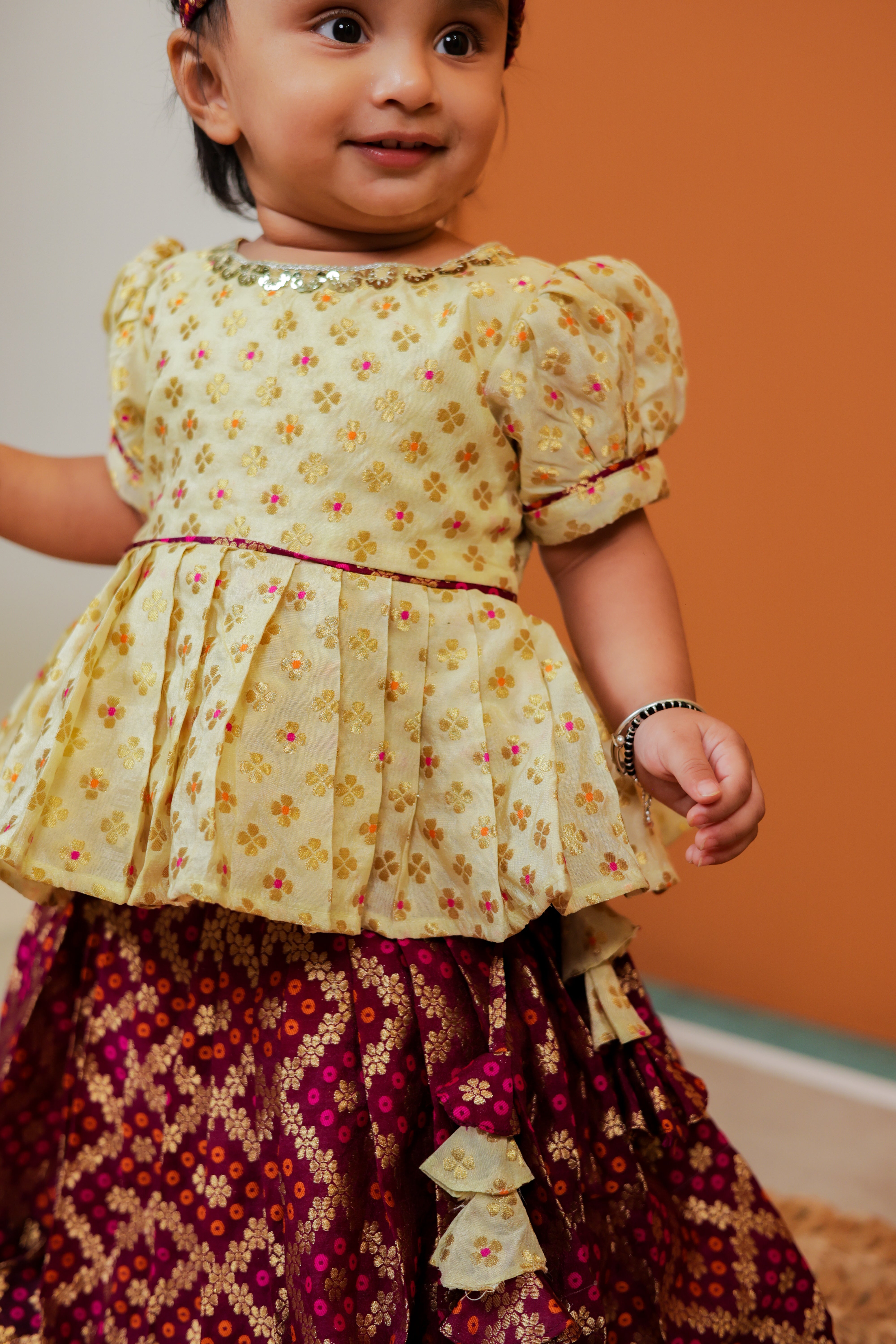 Pista Barfi Family-Twinning-Sets