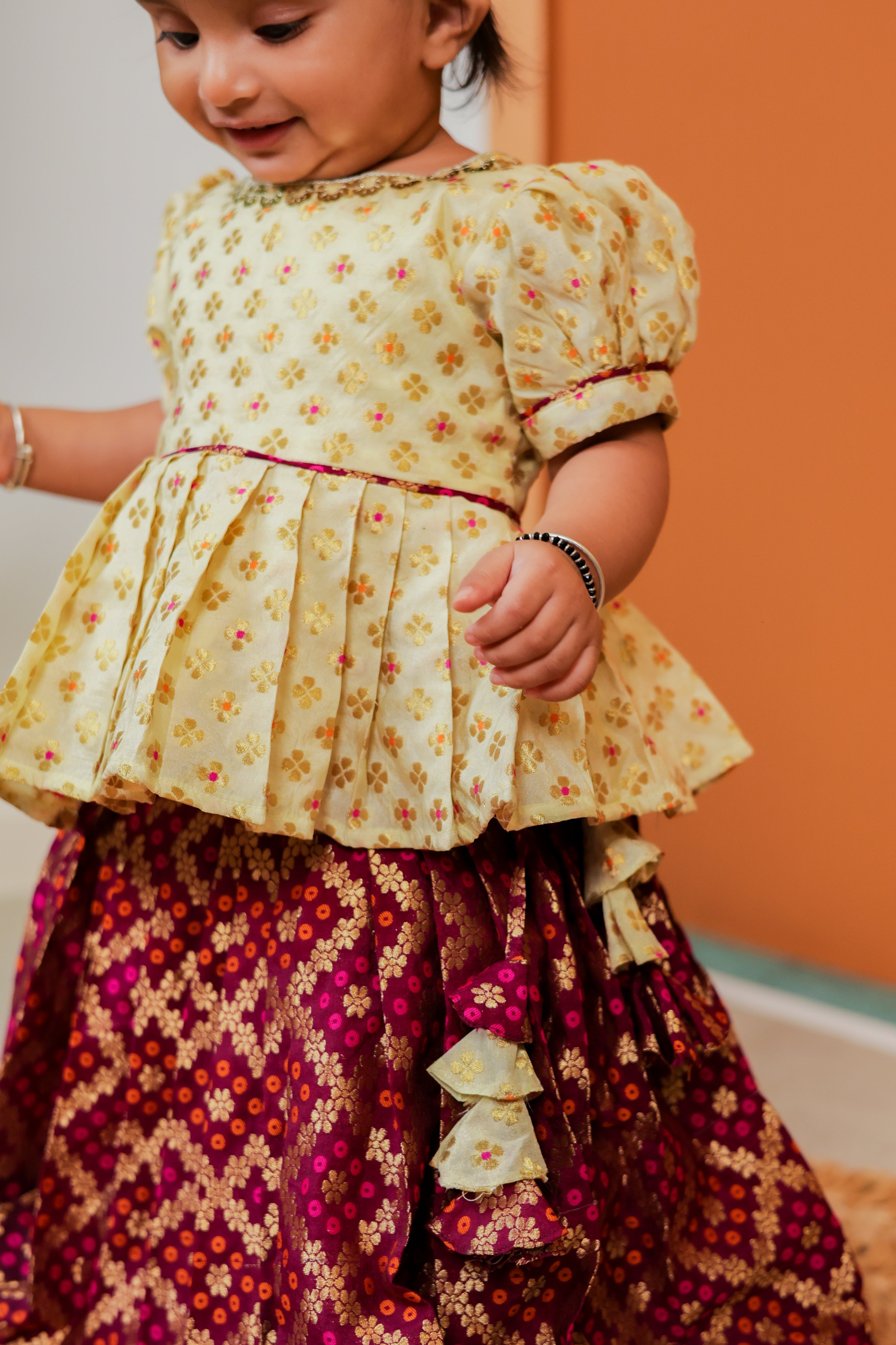 Pista Barfi Family-Twinning-Sets