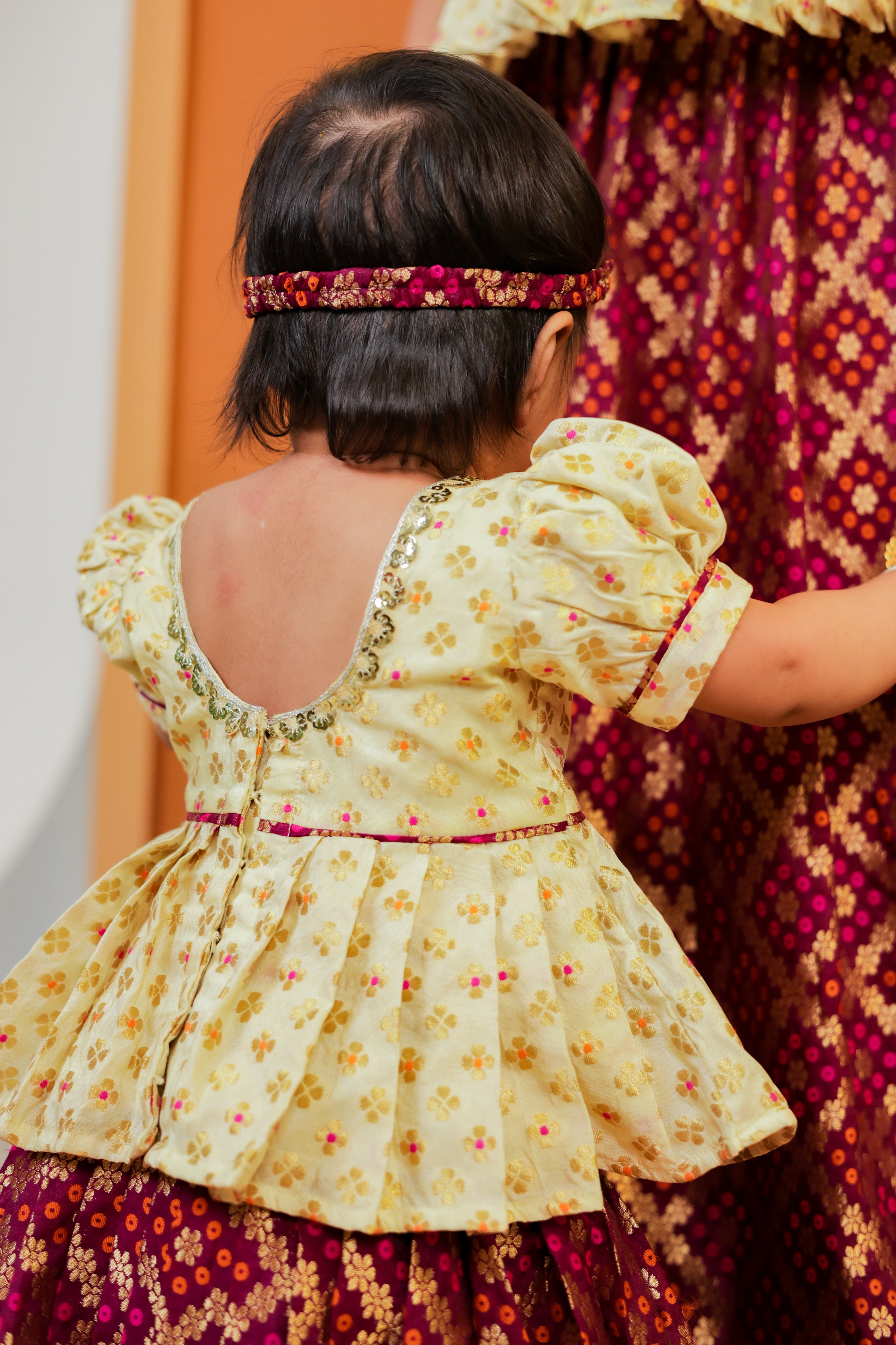 Pista Barfi Family-Twinning-Sets